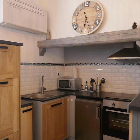 Appartement A 50 M De La Place Aux Herbes Юзес Экстерьер фото