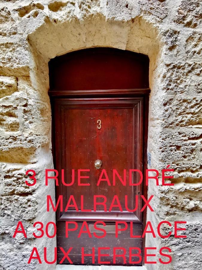Appartement A 50 M De La Place Aux Herbes Юзес Экстерьер фото