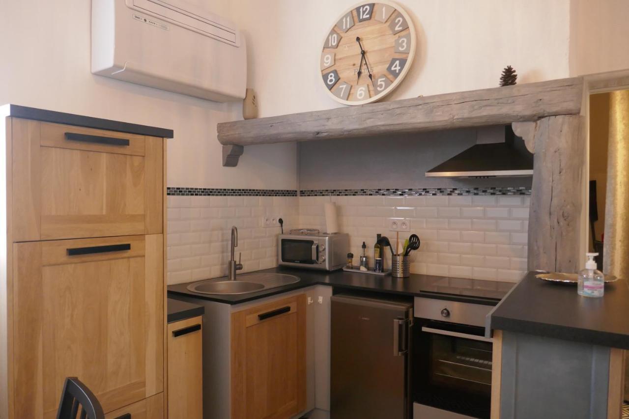 Appartement A 50 M De La Place Aux Herbes Юзес Экстерьер фото